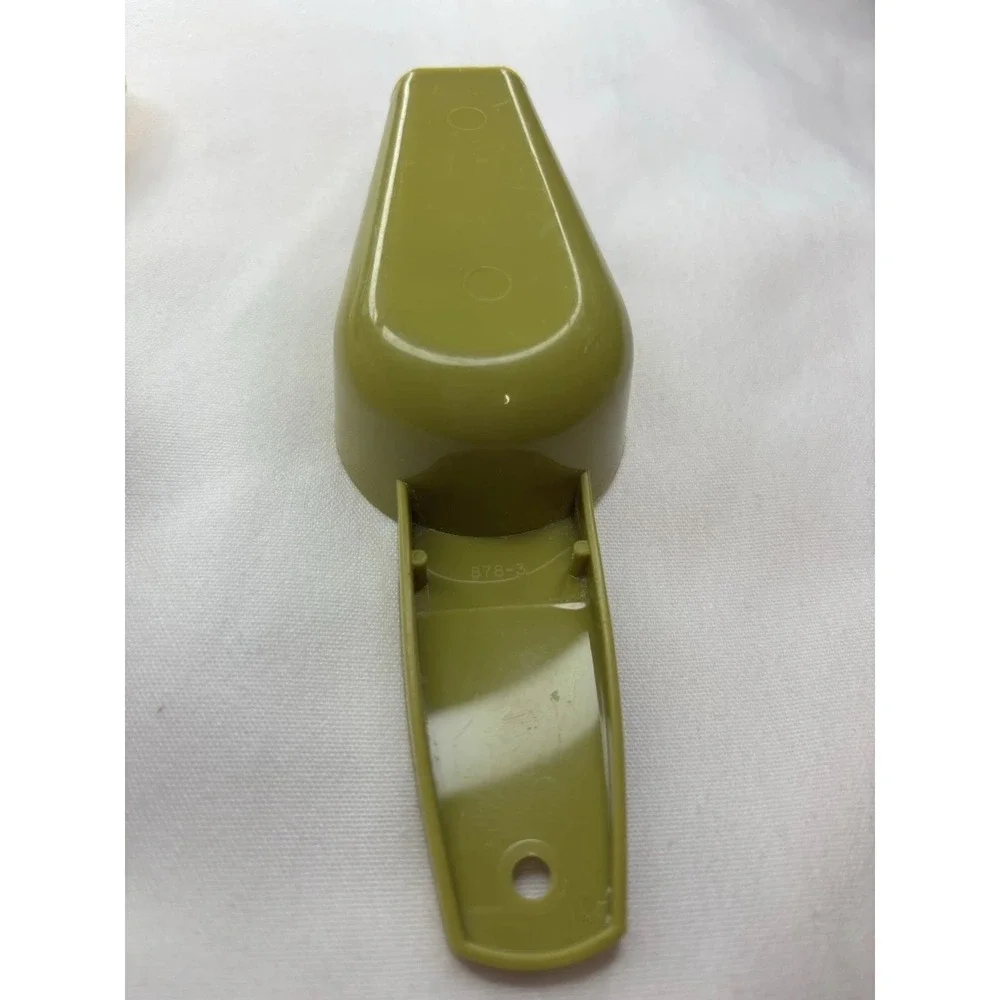 VTG‎ Tupperware Measuring Cup Set 3pc Beige Green Plastic 1/2 & 1/3 Cup w/ Scoop